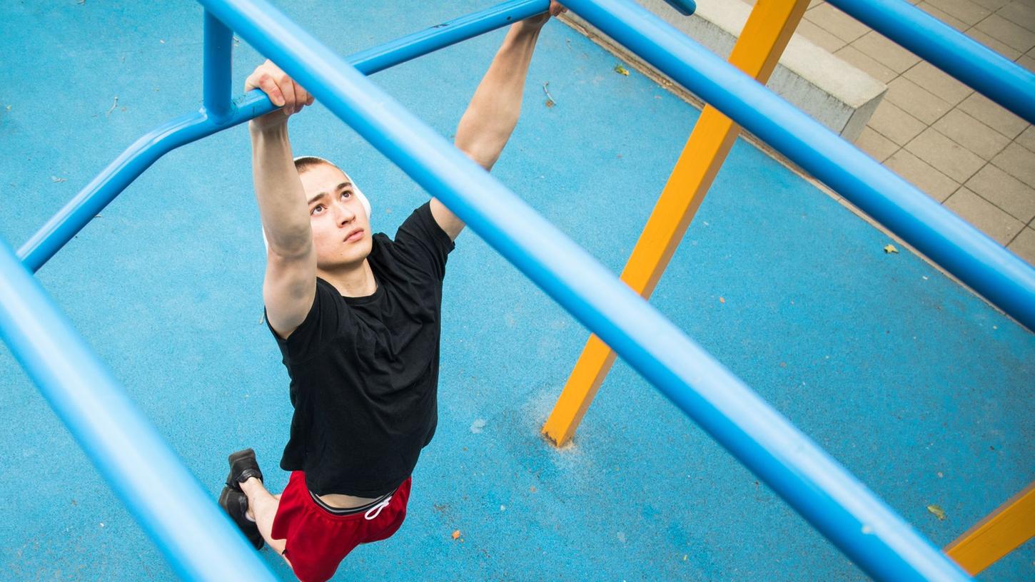 Na, darf's etwas Auspowern nach dem Feierabend sein? Sport kann dabei helfen, gut wieder in den Alltag einzusteigen. Na, darf's etwas Auspowern nach dem Feierabend sein? Sport kann dabei helfen, gut wieder in den Alltag einzusteigen.
