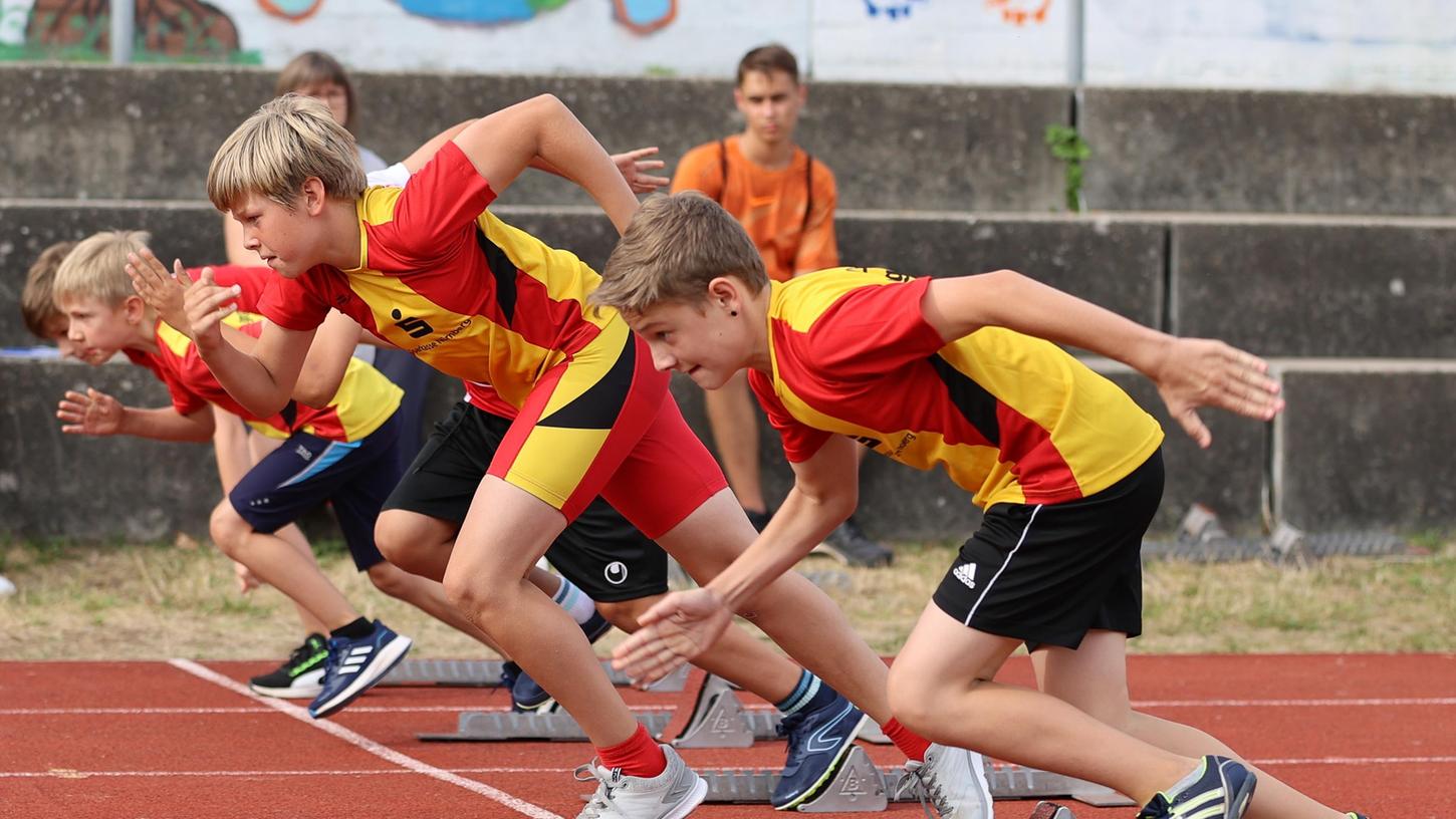 Startschuss für die Sprinter im Martin-Lauer-Sportpark. Startschuss für die Sprinter im Martin-Lauer-Sportpark.