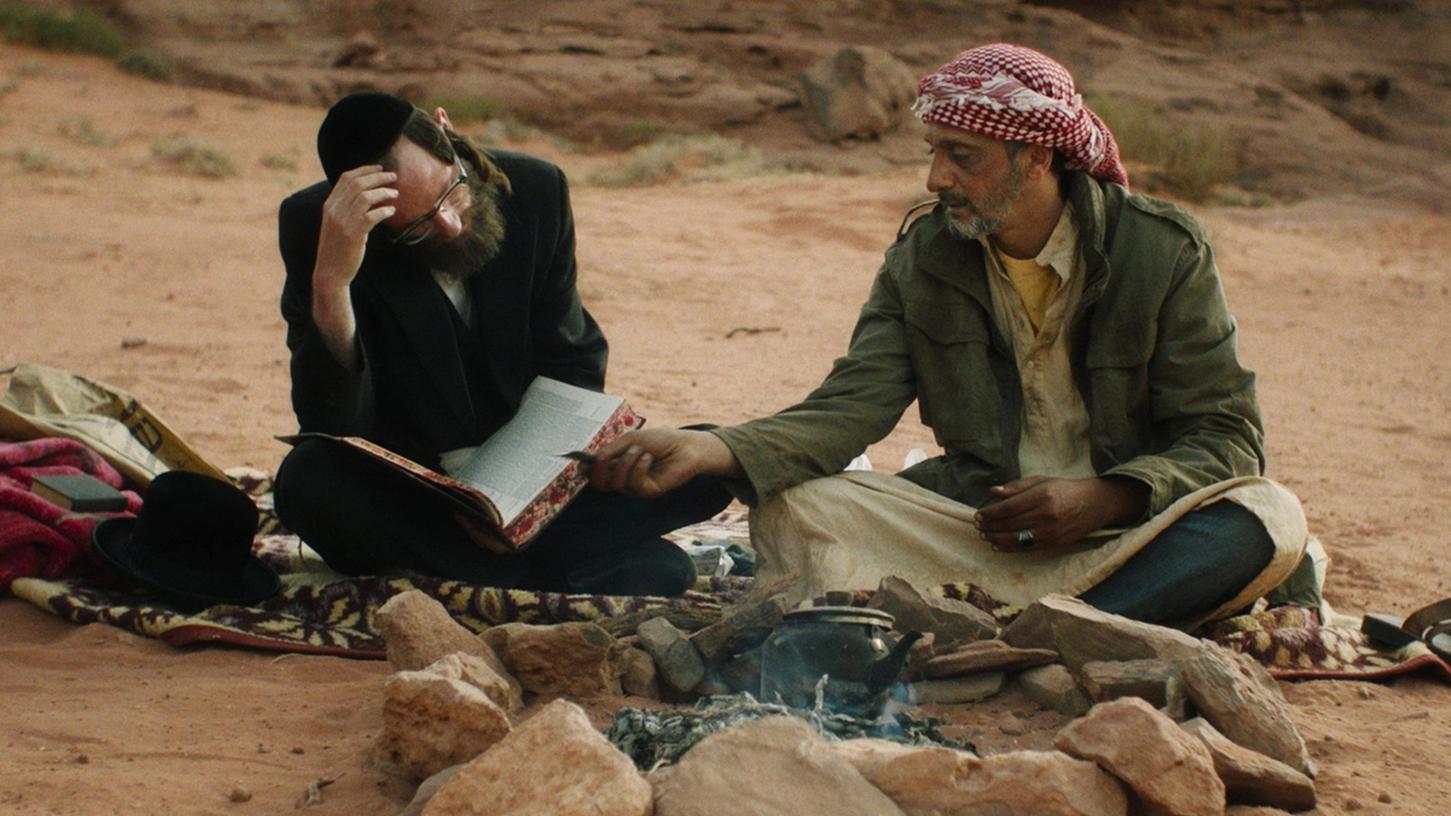 Gestrandet in der Wüste: Ben (Luzer Twersky) und Adel (Haitham Omari).
Gestrandet in der Wüste: Ben (Luzer Twersky) und Adel (Haitham Omari).