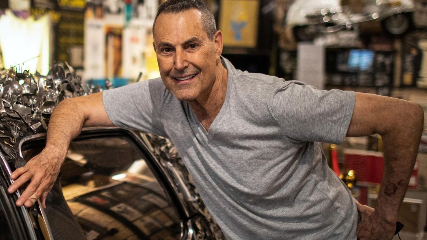 Uri Geller setzt auf die Kraft seiner Gedanken. Uri Geller setzt auf die Kraft seiner Gedanken.