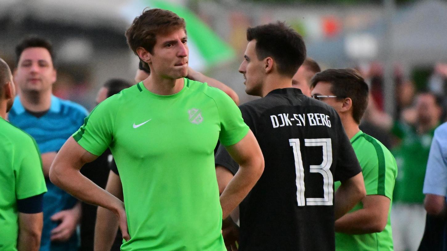 Natürlich war der Berger Coach Alexander Lang nach der Niederlage gegen Herrieden konsterniert, aber Vorwürfe kann er seiner Mannschaft nicht machen.
Natürlich war der Berger Coach Alexander Lang nach der Niederlage gegen Herrieden konsterniert, aber Vorwürfe kann er seiner Mannschaft nicht machen.