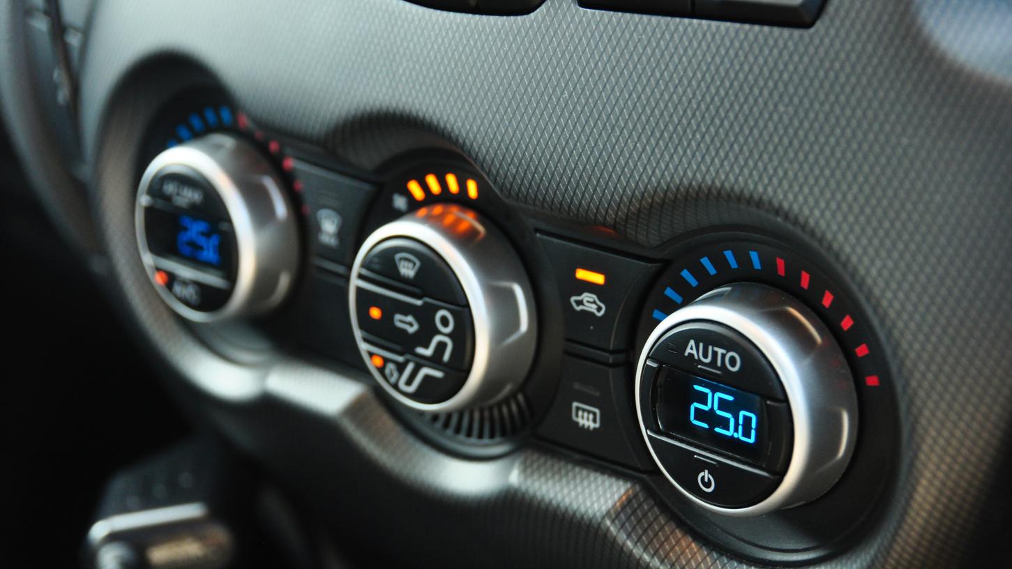 Im Sommer verzichten viele Autofahrer ungern auf die kühlende Klimaanlage. 
