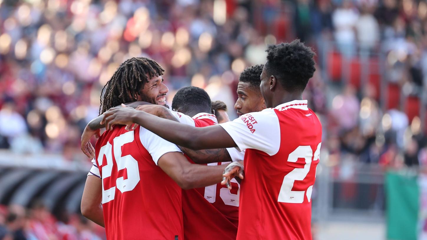 Der FC Arsenal startete mit einem Sieg in die neue Saison. Der FC Arsenal startete mit einem Sieg in die neue Saison.