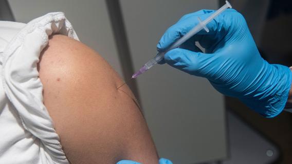 Komplikationen nach Corona-Impfung: In Bayern wurden bisher 16 Impfschäden anerkannt