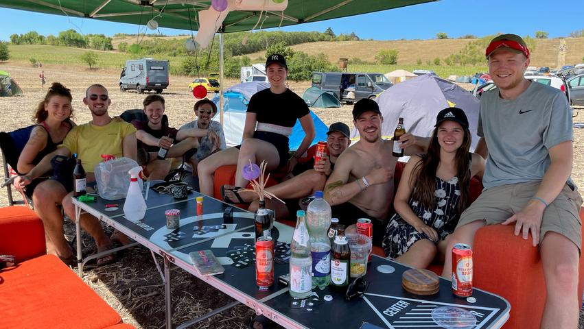 Seifenblasen und Mundharmonika unterm Bühnendach: Das war der Samstag beim Weinturm Open Air 2022 Seifenblasen und Mundharmonika unterm Bühnendach: Das war der Samstag beim Weinturm Open Air 2022