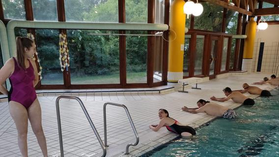 Immer weniger Kinder können schwimmen: DLRG in Erlangen nimmt Eltern in die Pflicht