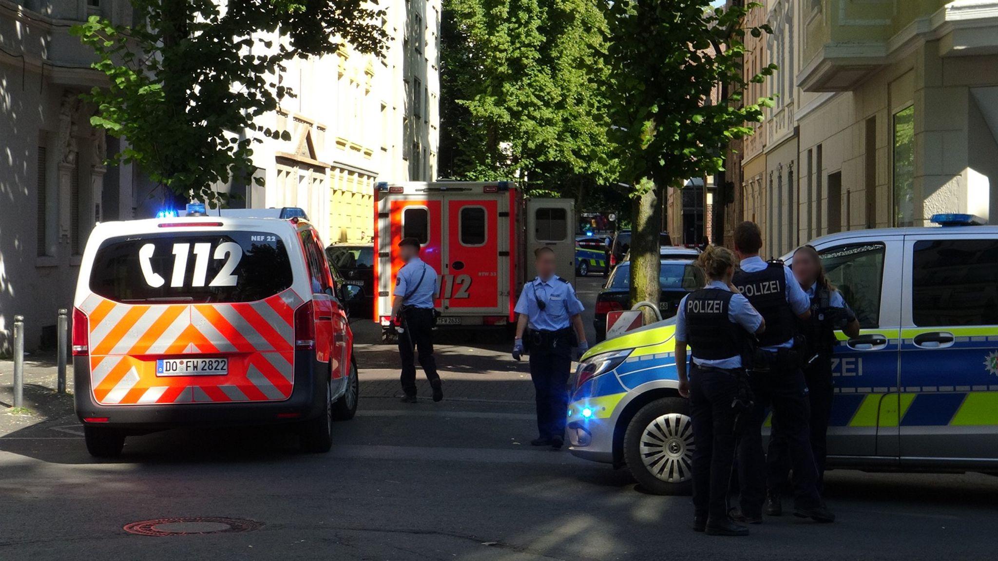 Polizei Erschie t Mit Messer Bewaffneten 16 J hrigen Nordbayern