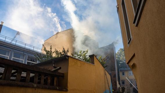 Millionenschaden: Dachstuhl bei Brand in Franken eingestürzt