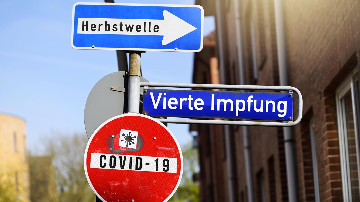 Bundesgesundheitsminister Lauterbach sieht die Corona-Sommerwelle zwar gebrochen - aber keinen Grund zur Entwarnung in der Pandemie. Bundesgesundheitsminister Lauterbach sieht die Corona-Sommerwelle zwar gebrochen - aber keinen Grund zur Entwarnung in der Pandemie.