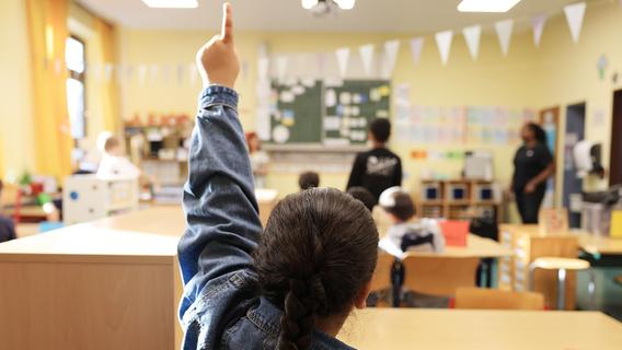 "Priorität eins hat der Unterricht": So begegnen Grund- und Mittelschulen dem Lehrermangel
