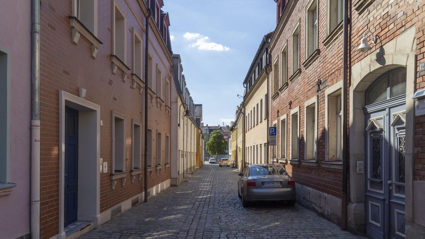 Die Untere Kieselbergstraße zeigt noch heute sehr anschaulich, wie die Gassen des Quartiers vor rund einem Jahrhundert ausgesehen haben – ohne Autos, versteht sich.