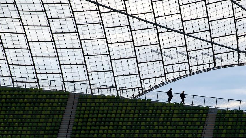 Ein ikonisches Erkennungsmerkmal ist das übers Stadtion gespannte Dach des Olympiastadions in München – 1972 eine Sensation. Die Architektur hatte nichts mit dem Bombast der Naziarchitektur gemein und vermittelte der Welt ein neues Deutschlandbild.
