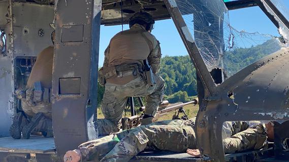 Sniper trainieren „Black Hawk Down“ und Grabenkampf in Hohenfels