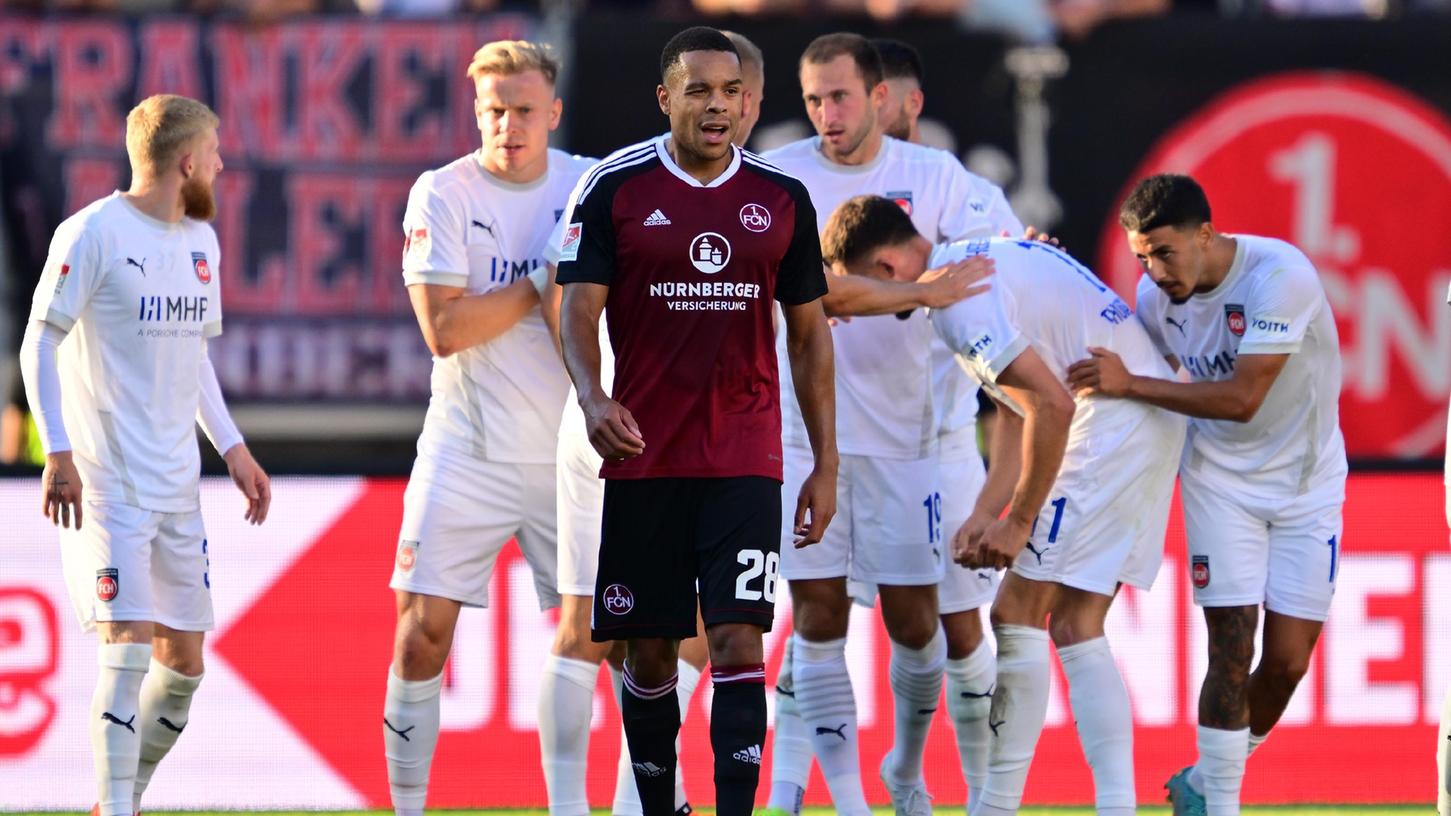 Unmittelbar vor der Halbzeit schockte Heidenheims Denis Thomalla den Club. Unmittelbar vor der Halbzeit schockte Heidenheims Denis Thomalla den Club.