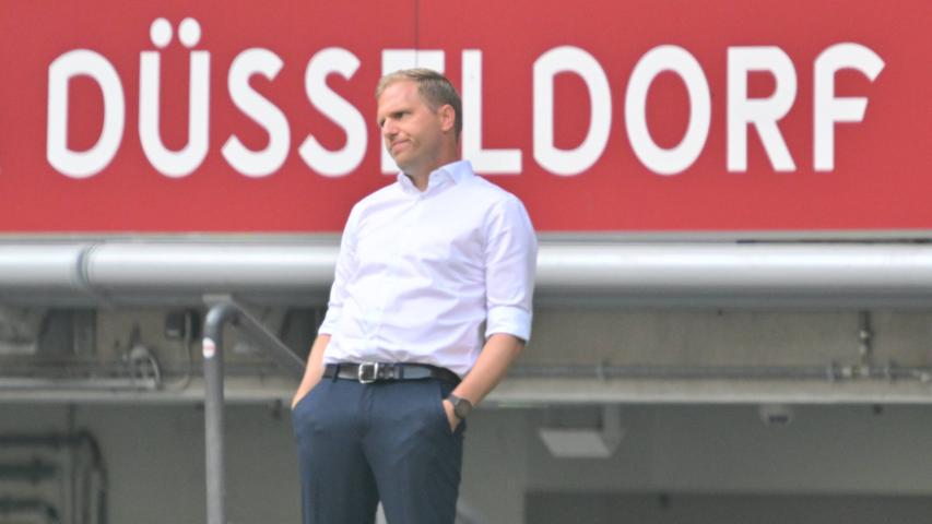 Trainer Marc Schneider nimmt im Vergleich zum 1:1 gegen den Karlsruher SC zwei Änderungen in der Startelf vor. Für Armindo Sieb (Bank) und Sebastian Griesbeck (Wadenverletzung) spielen Tobias Raschl und Oliver Fobassam.