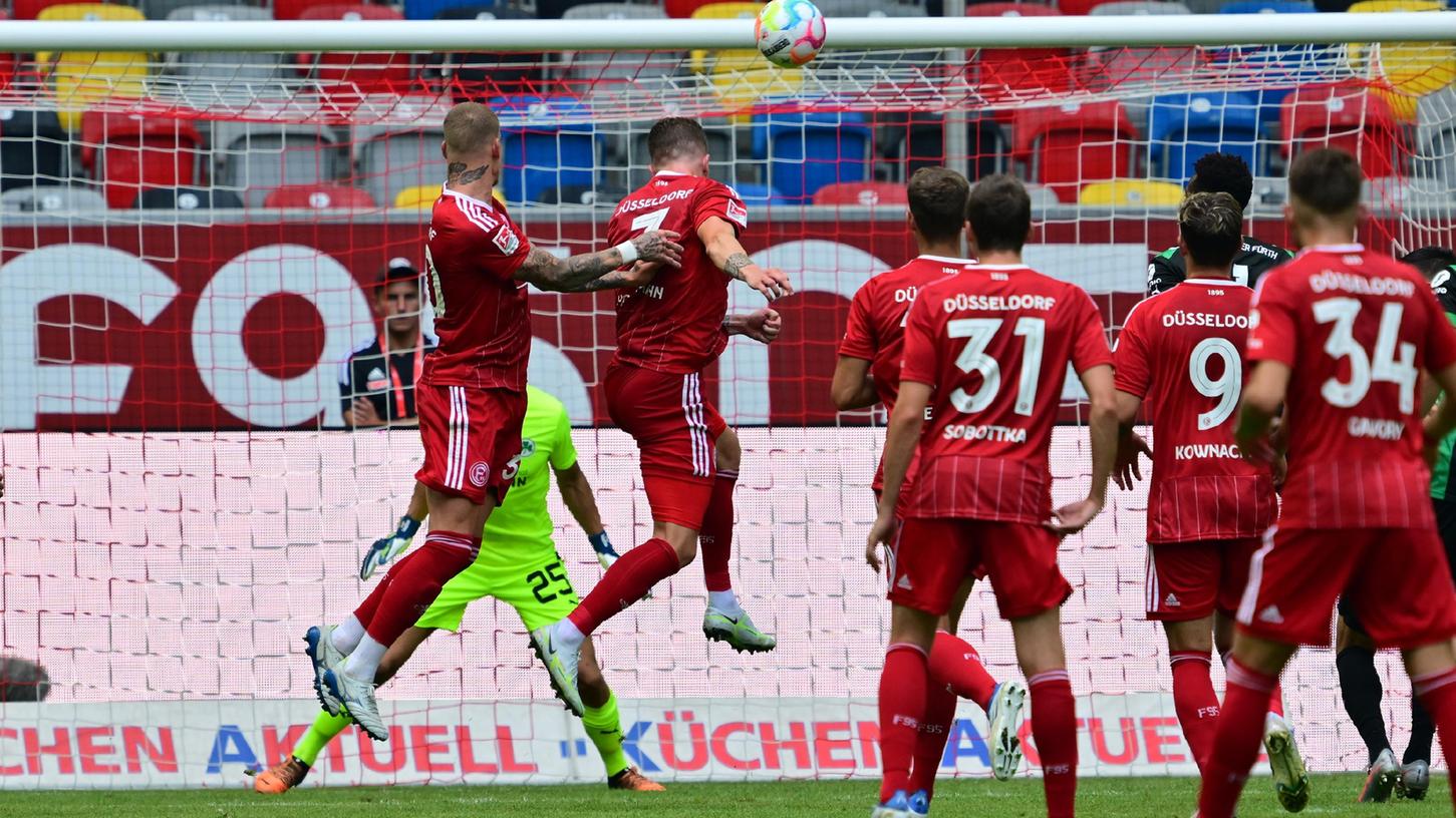 Kleeblatt-Coach Marc Schneider erwartet in Düsseldorf ein "schwieriges Spiel" und eine "riesengroße Herausforderung".