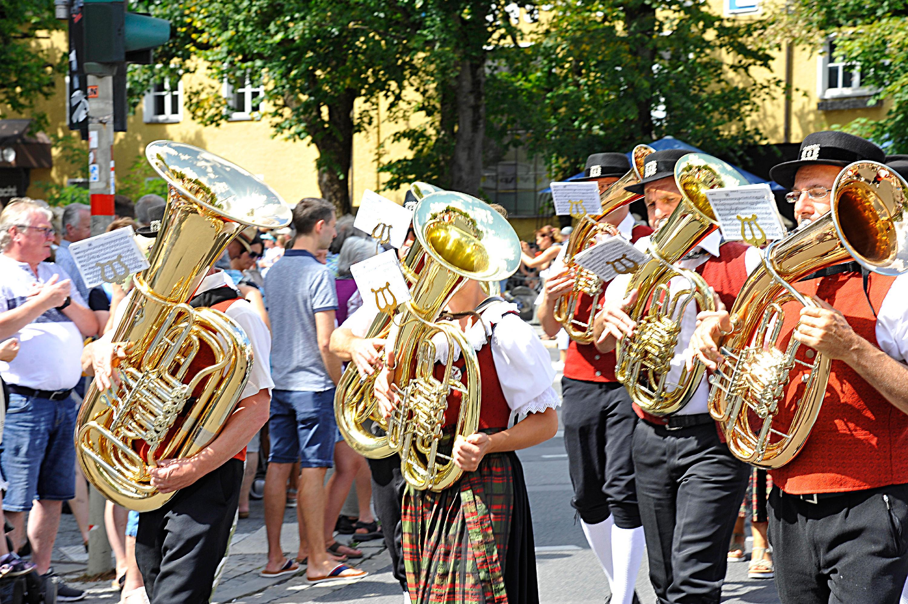 Humata: Viele Kapellen sorgten für den passenden Klangteppich.