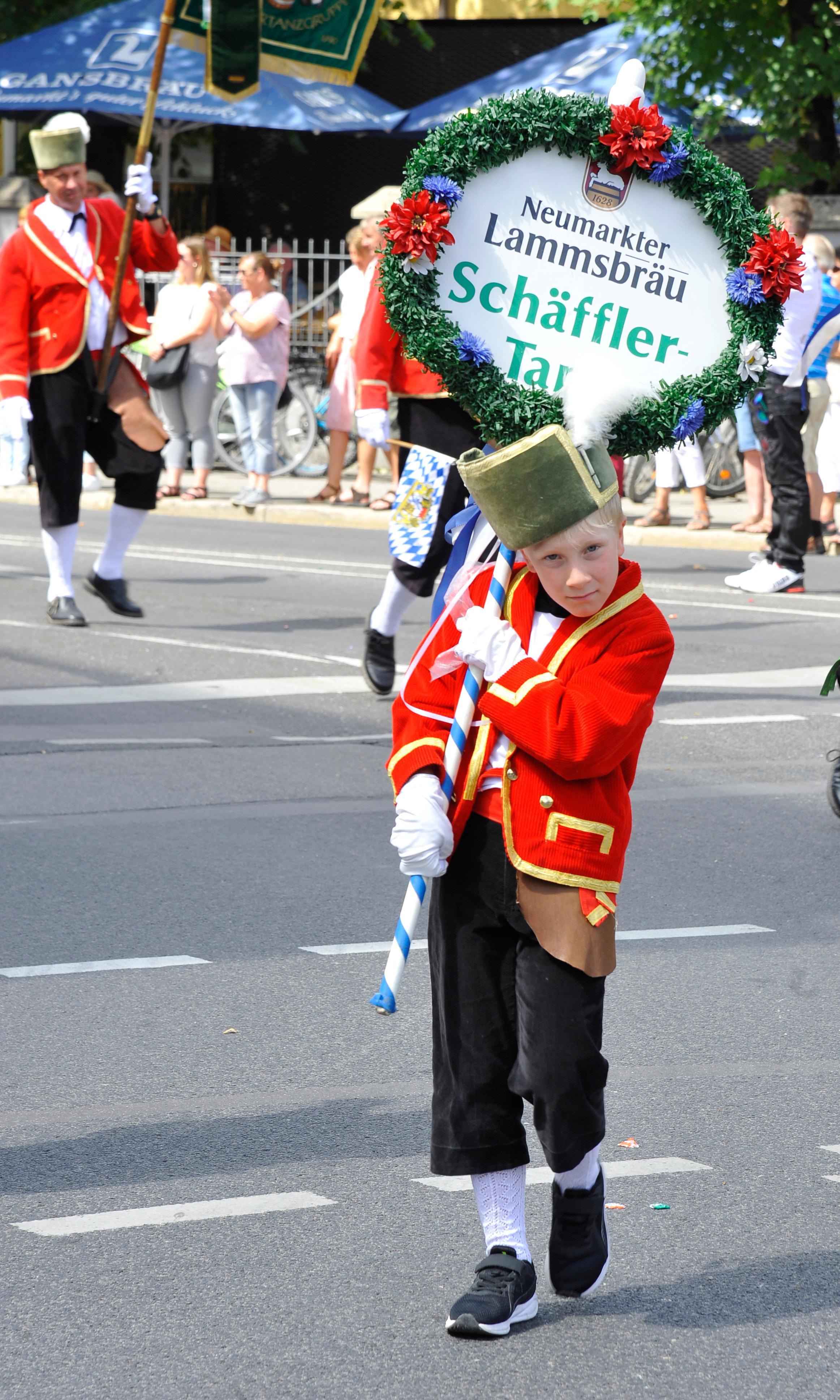 Der kleine Schäffler hält sich bei der Hitze wacker.