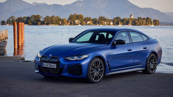 Bei zurückhaltender Fahrweise sind über 400 Kilometer Reichweite drin, 330 bis 350 Kilometer sollten verlässlich einzukalkulieren sein.