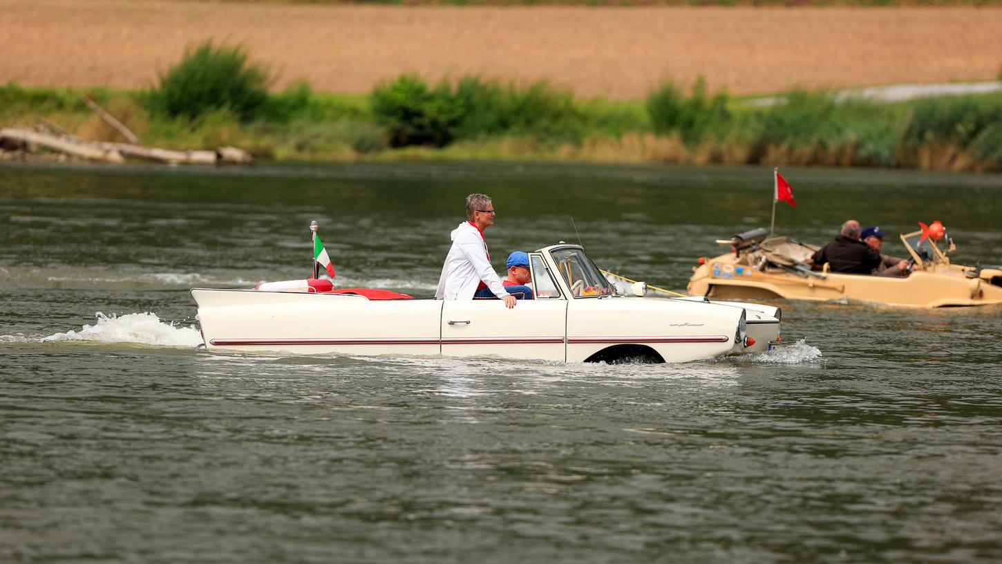 Vom Wasserwirtschaftsamt bis zum Schwimmverein, sei es der Bootsführerschein oder der Nachweis eines mitgeführten Wurfankers. Stoschek muss für eine Einmalgenehmigung von Pontius zu Pilatus. (Symbolbild)