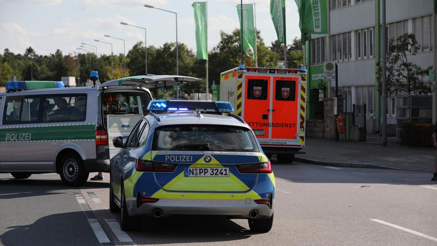 Die Verkehrspolizei Nürnberg nahm den Unfall vor Ort auf.