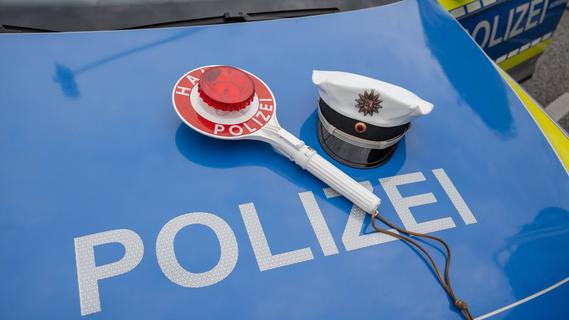 "Söder leck mich": Polizei stoppt Autofahrer in Regensburg mit Beleidigung auf Heckscheibe