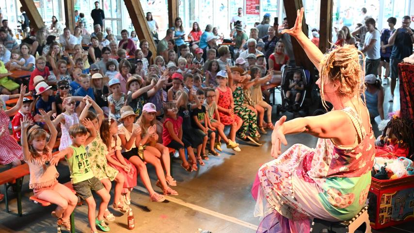 Drehwürmer und Krötenschleim: Der Kindernachmittag auf dem Neumarkter Volksfest Drehwürmer und Krötenschleim: Der Kindernachmittag auf dem Neumarkter Volksfest