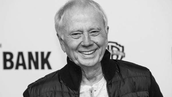 Wolfgang Petersen, Star-Regisseur von Filmen wie "Das Boot", "Outbreak", "Air Force One" und "Der Sturm", starb am 12. August im Alter von 81 Jahren an Krebs.