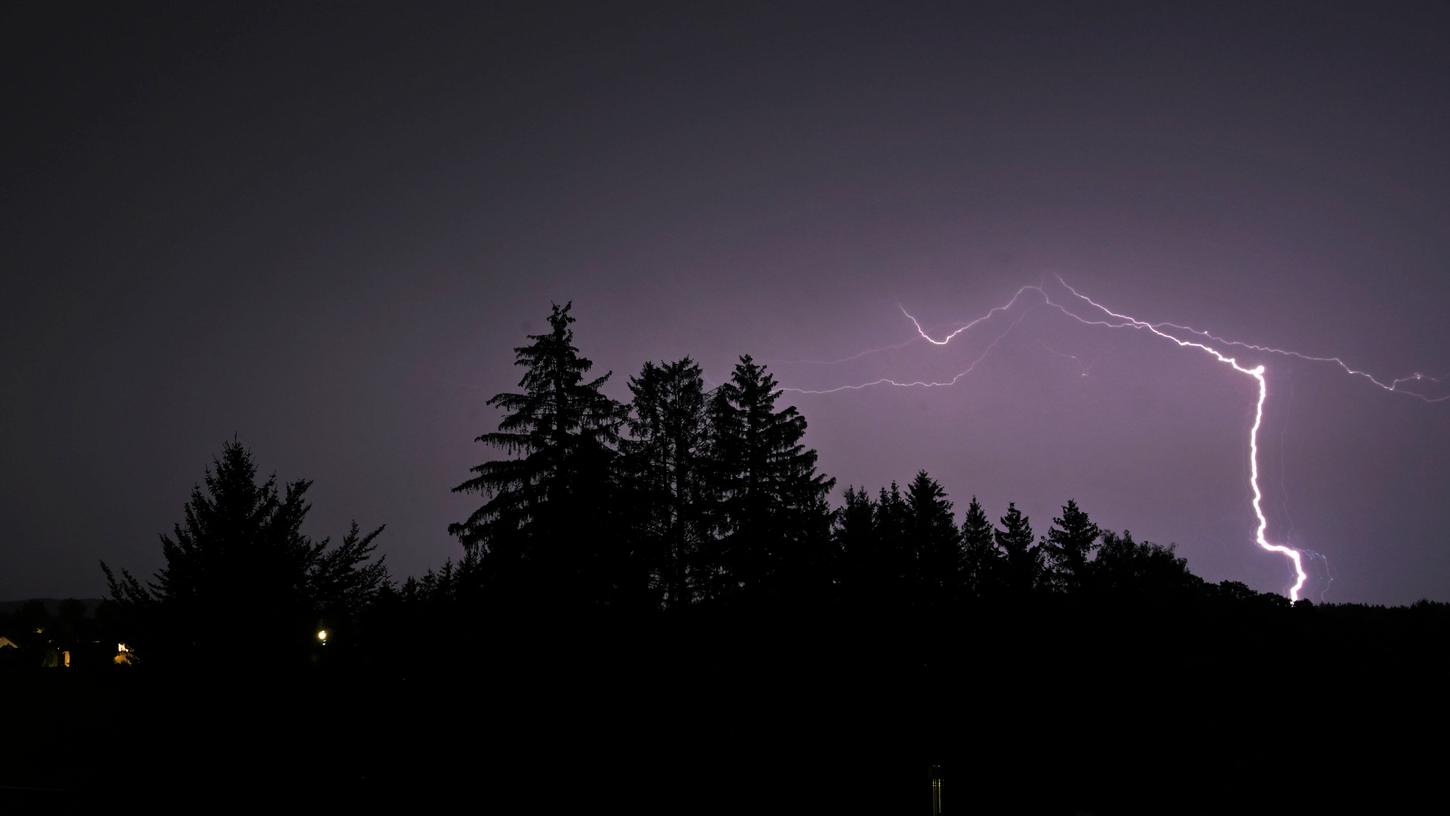 In den kommenden Tagen kühlt es sich ab und es ziehen Gewitter auf. 