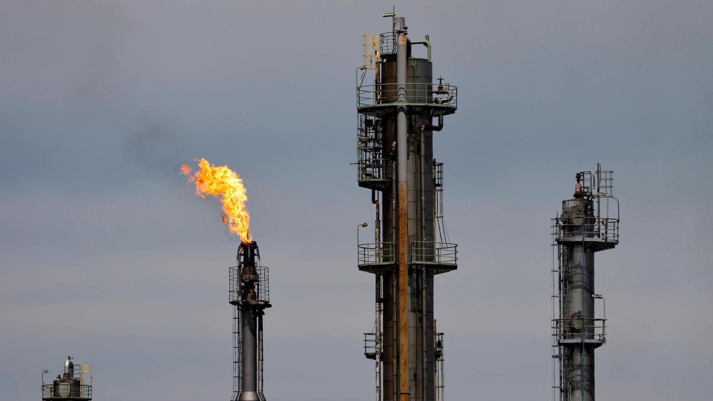 Verbraucher müssen im Herbst mit erheblich höheren Gas-Kosten rechnen.
Verbraucher müssen im Herbst mit erheblich höheren Gas-Kosten rechnen.