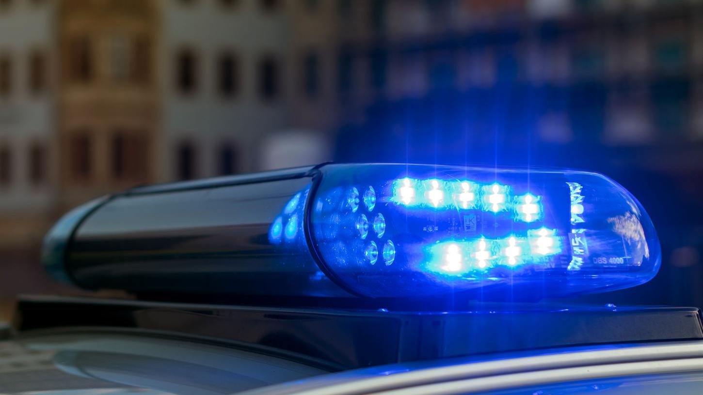 Die Polizei nahm einen 18-Jährigen mit Messer in der Nürnberger Innenstadt fest.