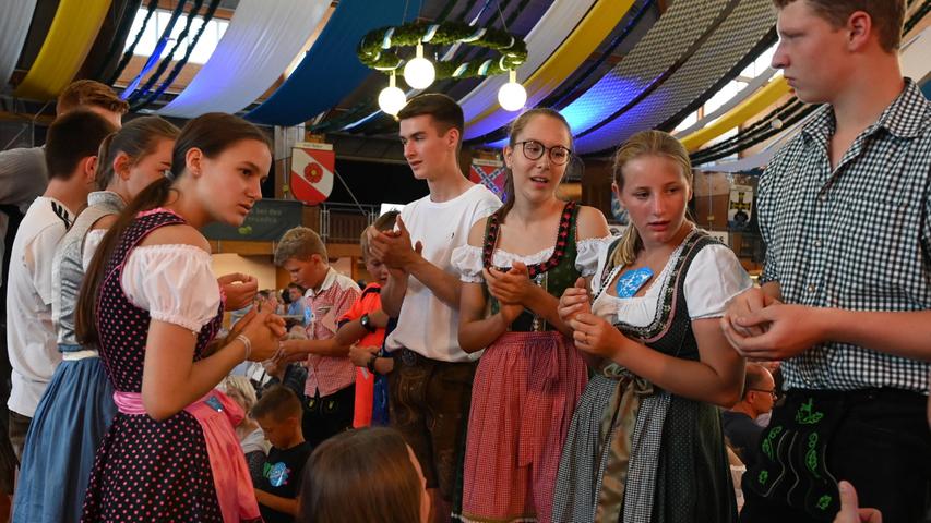 Der Dienstagabend auf dem Neumarkter Jura-Volksfest
