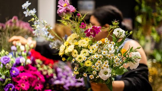 Danke für die Blumen: Die Löhne im Kreis Forchheim steigen kräftig - bis zu 24 Prozent mehr