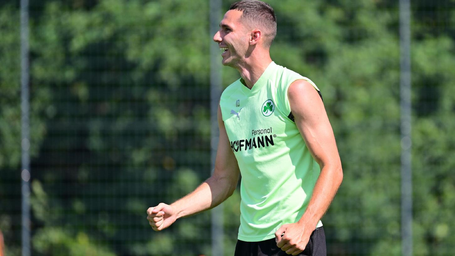 Trainierte auch am Mittwoch in Fürth: Branimir Hrgota, der den Verein gern Richtung Bundesliga verlassen würde.
Trainierte auch am Mittwoch in Fürth: Branimir Hrgota, der den Verein gern Richtung Bundesliga verlassen würde.