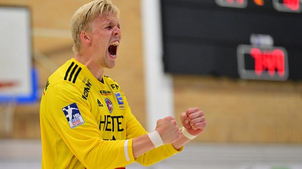 Obling, der sich mit seinen herausragenden Fähigkeiten in Skandinavien und im europäischen Vereinswettbewerb bereits einen Namen gemacht hat, will seine Qualitäten nun in der Bundesliga unter Beweis stellen. Das also erneut zeigen, mit dem sich der reaktionsstarke Keeper zuletzt beim schwedischen Top-Team IK Sävehof ins Schaufenster stellte. Den Konkurrenzkampf mit Klemen Ferlin und Landsmann Kim Sonne-Hansen zwischen den rot-blauen Pfosten wird die Verpflichtung des Blondschopfes aller Voraussicht nach enorm befördern.