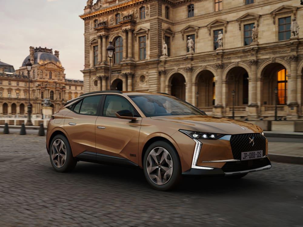 Alternativ gibt es auch die in Richtung SUV changierende Karosserievariante "Cross".