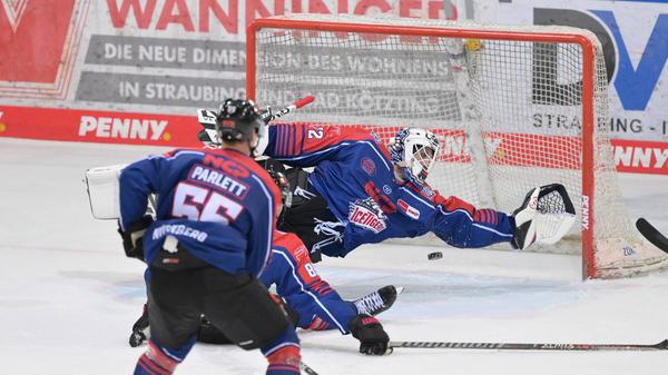 Eishockey, Herren, DEL, Saison 2022-2023, Gäuboden Cup, Nürnberg Ice Tigers - ERC Ingolstadt, 19.08.2022 Torwart Leon Hu