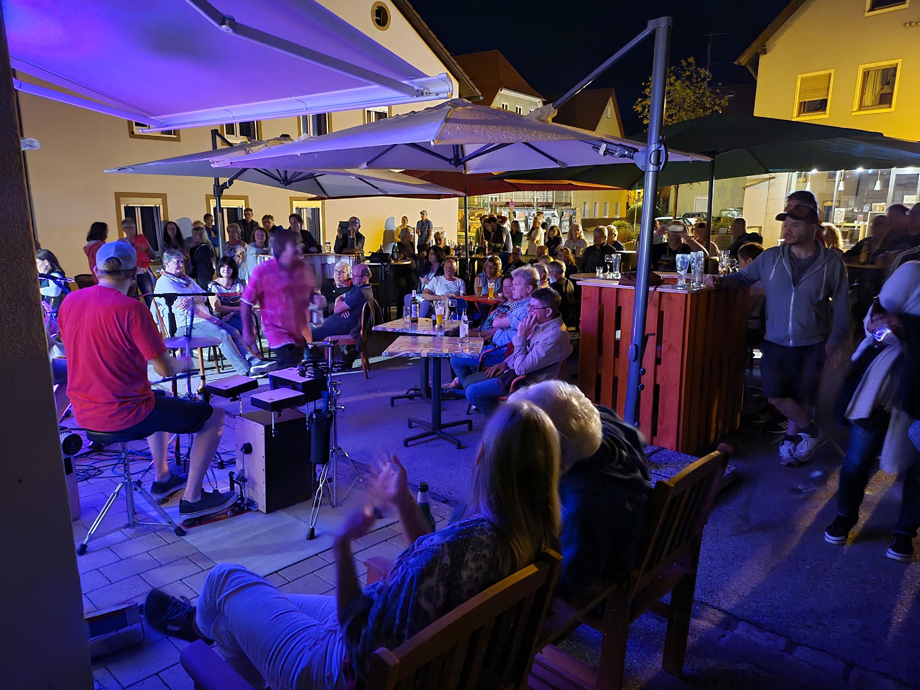 Knapp 100 Besucher: Erstes Konzert im 