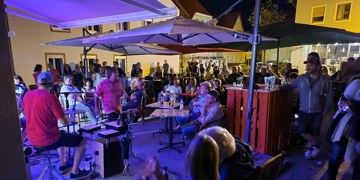 Knapp 100 Besucher: Erstes Konzert im