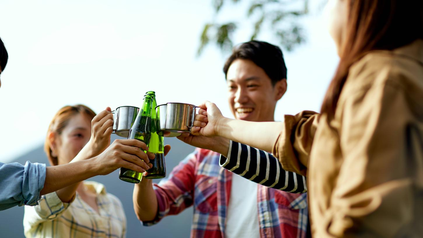 Alkohol steht bei jungen Japanerinnen und Japanern nicht mehr so hoch im Kurs - das möchte die Steuerbehörde jetzt ändern. (Symbolbild)