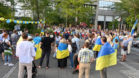 Emotionale Kundgebung zum ukrainischen Unabhängigkeitstag in Erlangen