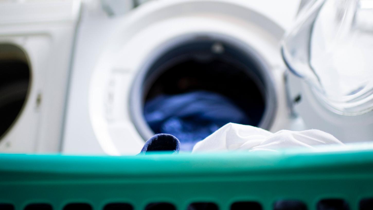 Pro Wäschekorb werden etwa zwei Liter Wasser an die umliegende Luft abgegeben