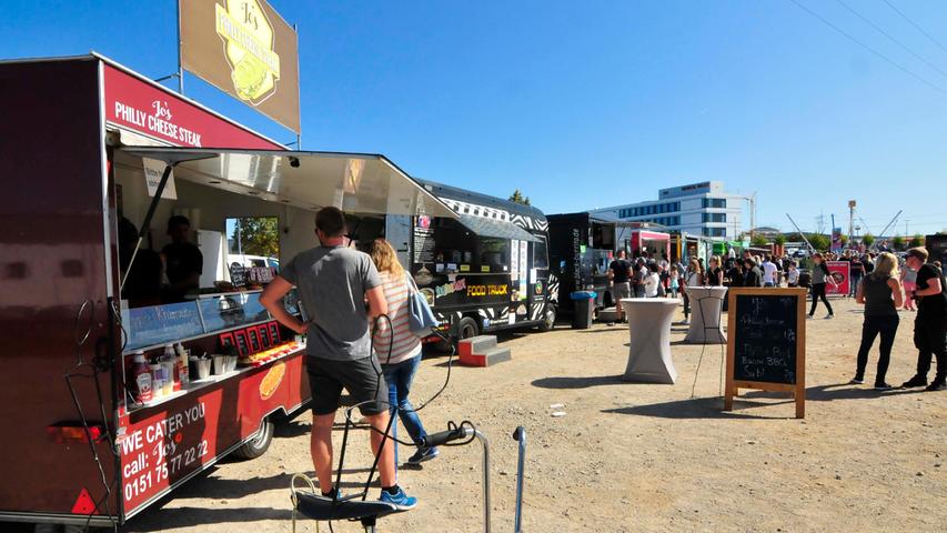 Un food truck accanto all'altro, ecco come si presentava il festival 2019 di Forsheim.