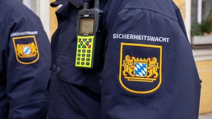 Die Sicherheitswacht im Bereich der Polizeiinspektion Gunzenhausen braucht Verstärkung. Interessierte können sich jetzt bewerben. Die Sicherheitswacht im Bereich der Polizeiinspektion Gunzenhausen braucht Verstärkung. Interessierte können sich jetzt bewerben.