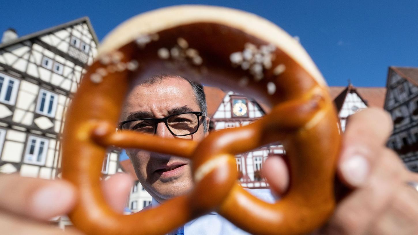 Brezel als Kulturerbe: Özdemir unterstützt Initiative Brezel als Kulturerbe: Özdemir unterstützt Initiative
