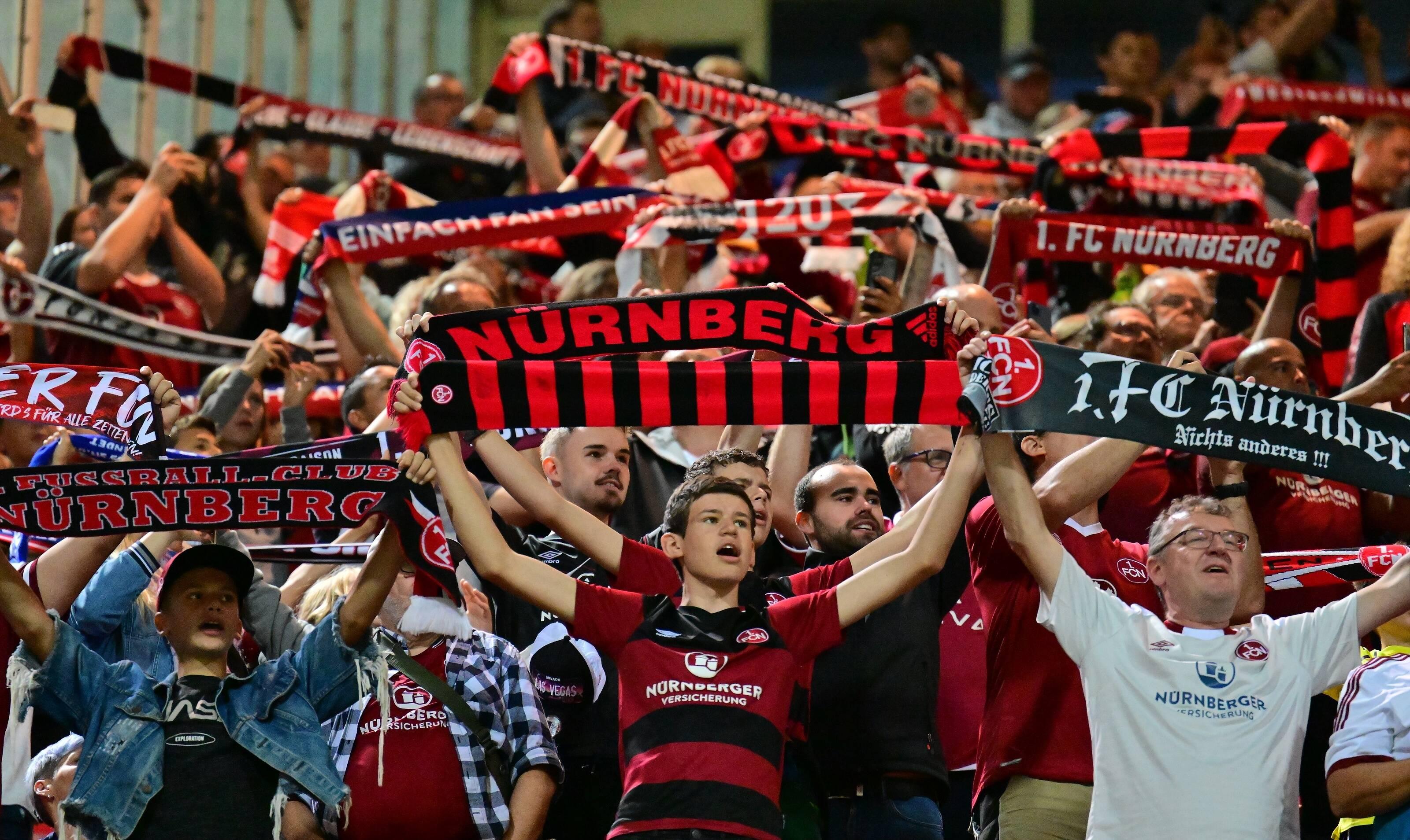 <p>Insgesamt sahen 35.713 Zuschauer am Samstagabend das Spiel gegen den Hamburger SV im Max-Morlock-Stadion.</p>
