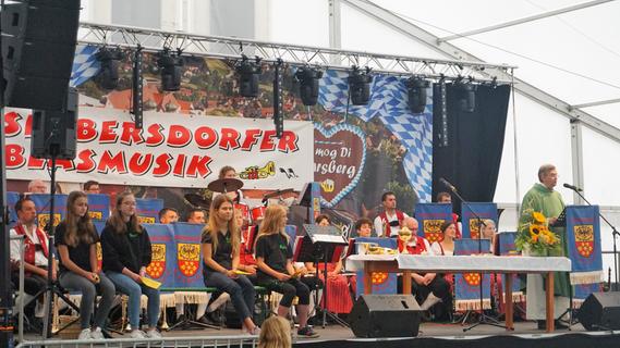 Die Parsberger erlebten ein stimmungsvolles Volksfest 2022