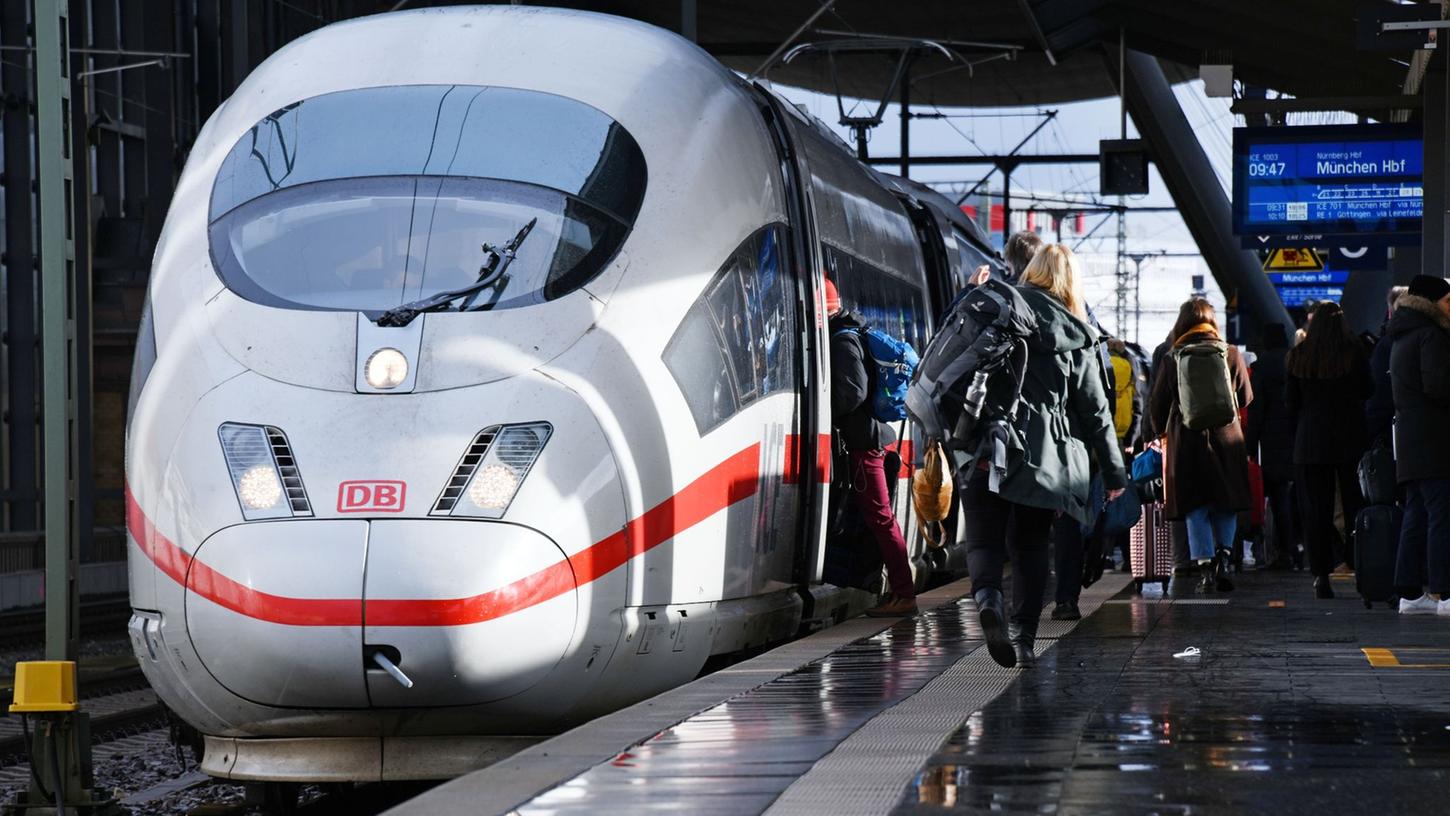Die Essenslieferung wird dem Mann noch teuer zu stehen kommen. Die Essenslieferung wird dem Mann noch teuer zu stehen kommen.