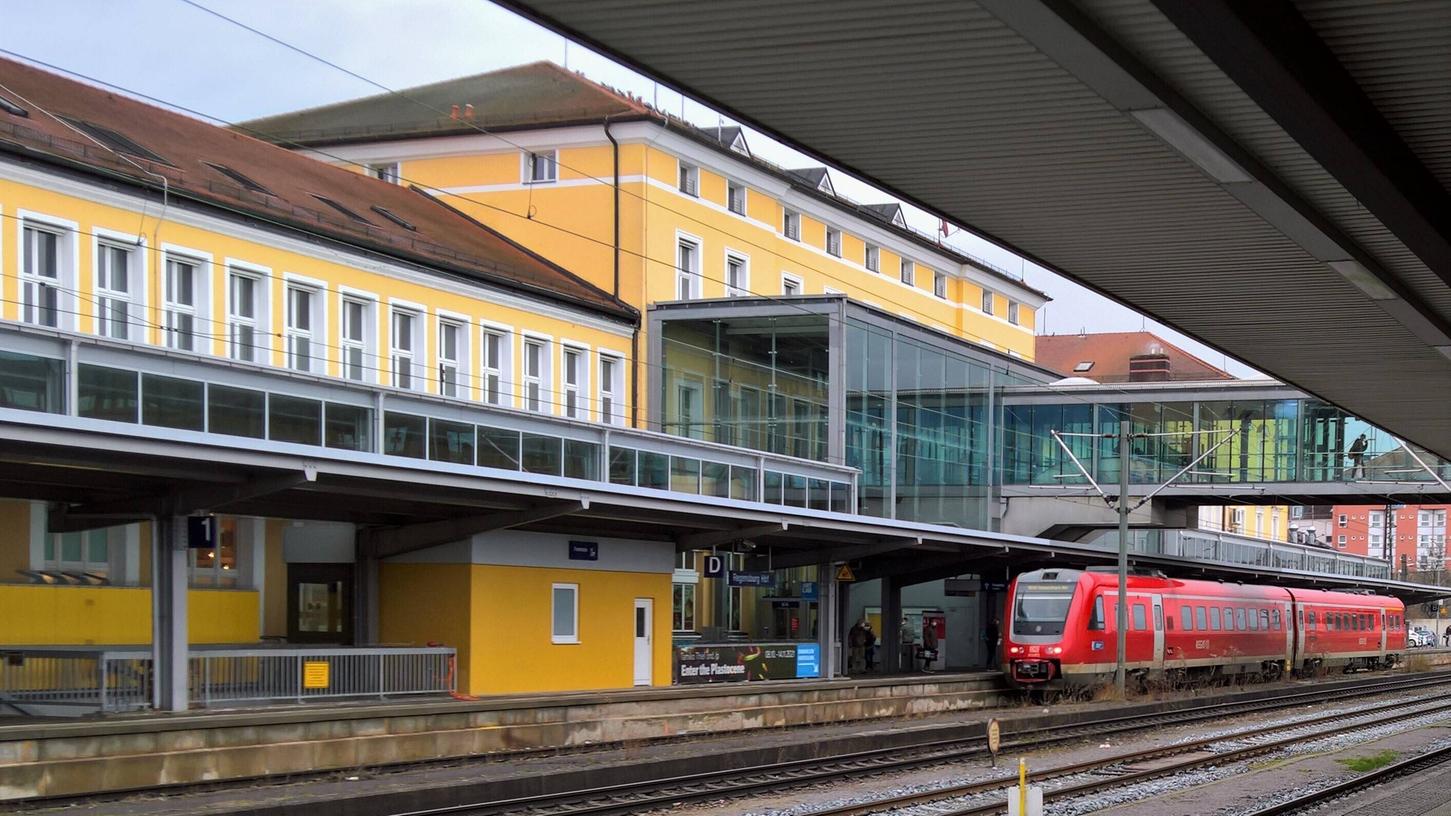 Am Regensburger Bahnhof ereignete sich in der Nacht auf Dienstag ein schwerer Unfall. 