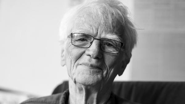 Er war Revoluzzer, RAF-Anwalt und Mitbegründer der Grünen. Ein sensationeller Wahlsieg machte Hans-Christian Ströbele zur Parteilegende. Am 30. August ist er im Alter von 83 Jahren gestorben.